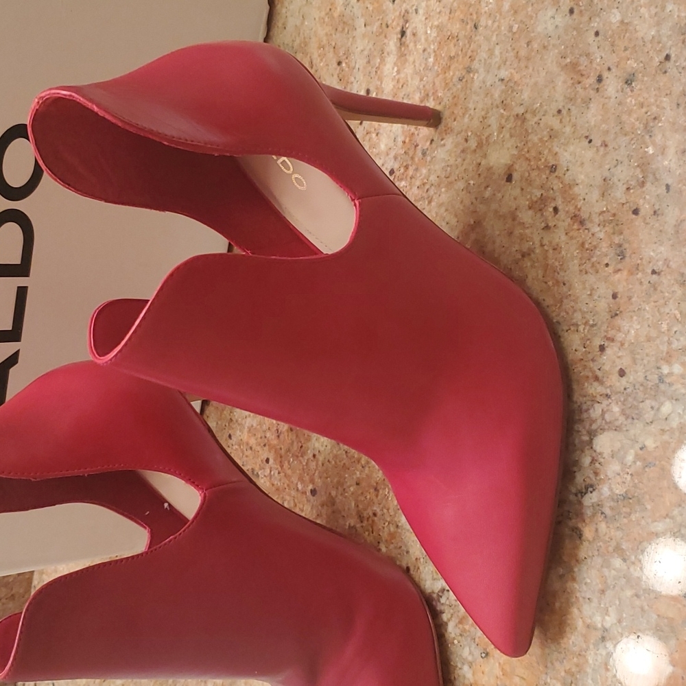 NWB Aldo Red Amilmathien Booties Size 8.5
